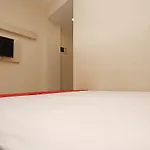 Reddoorz Plus Near Sam Poo Kong