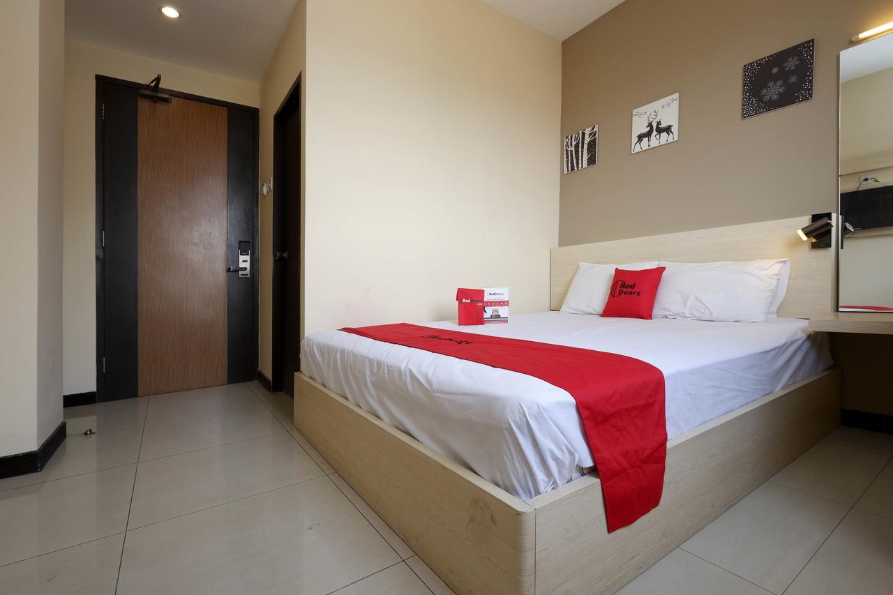 Wisma tamu Reddoorz Near Sam Poo Kong