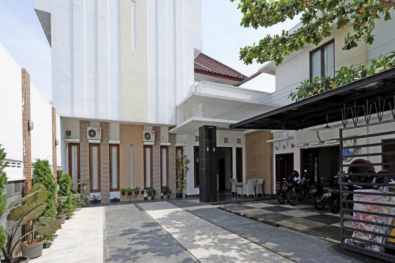 Reddoorz Near Sam Poo Kong Wisma tamu